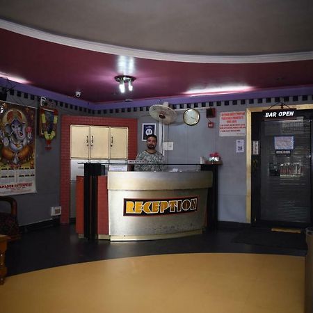 Spot On 37646 Hotel Centre Palace Silchar Exterior foto