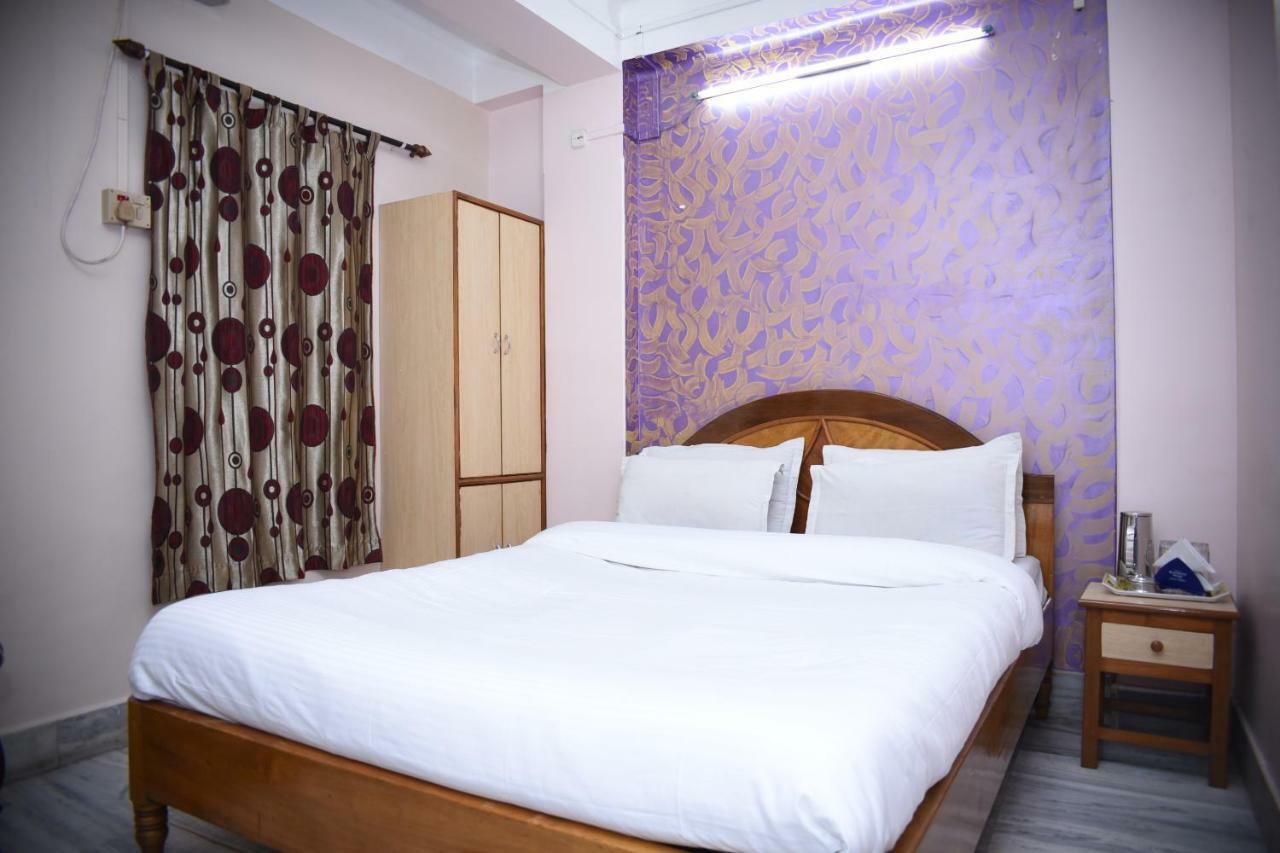 Spot On 37646 Hotel Centre Palace Silchar Exterior foto