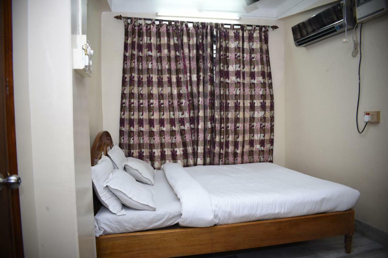 Spot On 37646 Hotel Centre Palace Silchar Exterior foto
